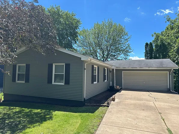 626 Wisconsin St, Le Claire, IA 52753
