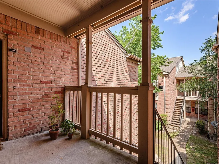 2255 Braeswood Park Dr #146 — Photo 18