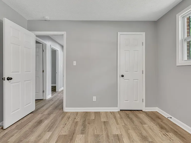 2923 Emery Dr — Photo 18