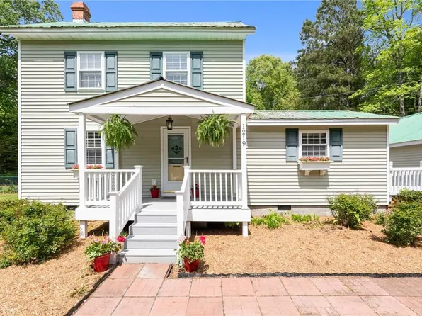 1219 Hamburg Rd, Port Haywood, VA 23138