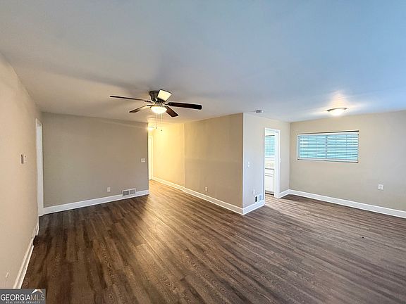 3rd image of 1743 Carter Cir