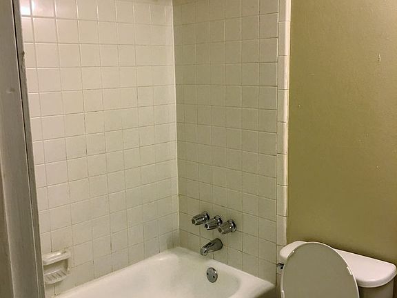 4th image of 1028 Woodbury Pl