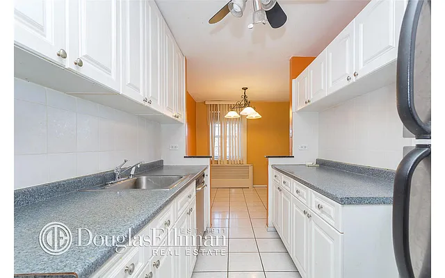 Sold by Douglas Elliman | media 15