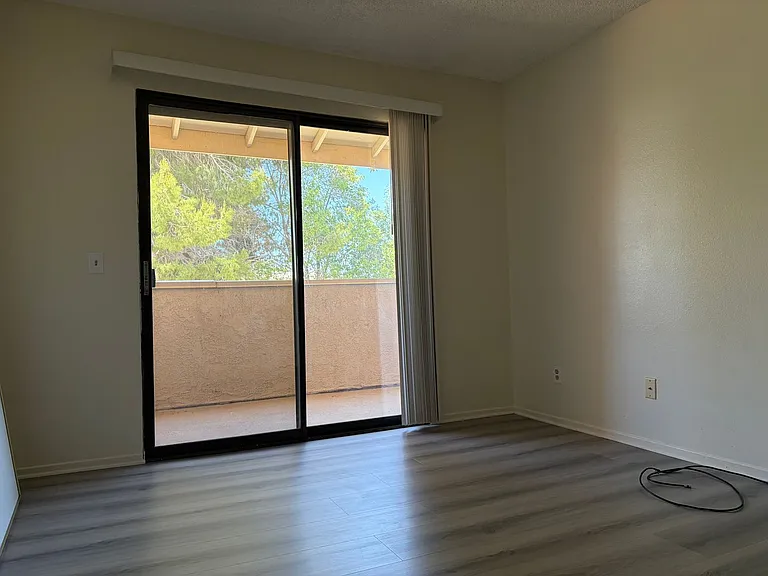 1827 E Avenue J #10 — Photo 10
