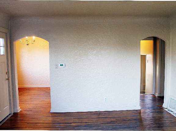 3rd image of 1254 Boyer Ave