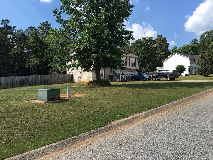 2nd image of 411 Casey Dr