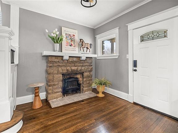 5th image of 3928 Forest Ave