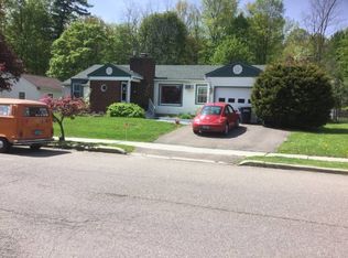 74 Village Grn, Burlington, VT 05408