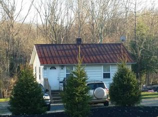 37 Sweetmans Ln, Manalapan, NJ 07726