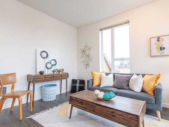 4th image of 435 NE Church St #306