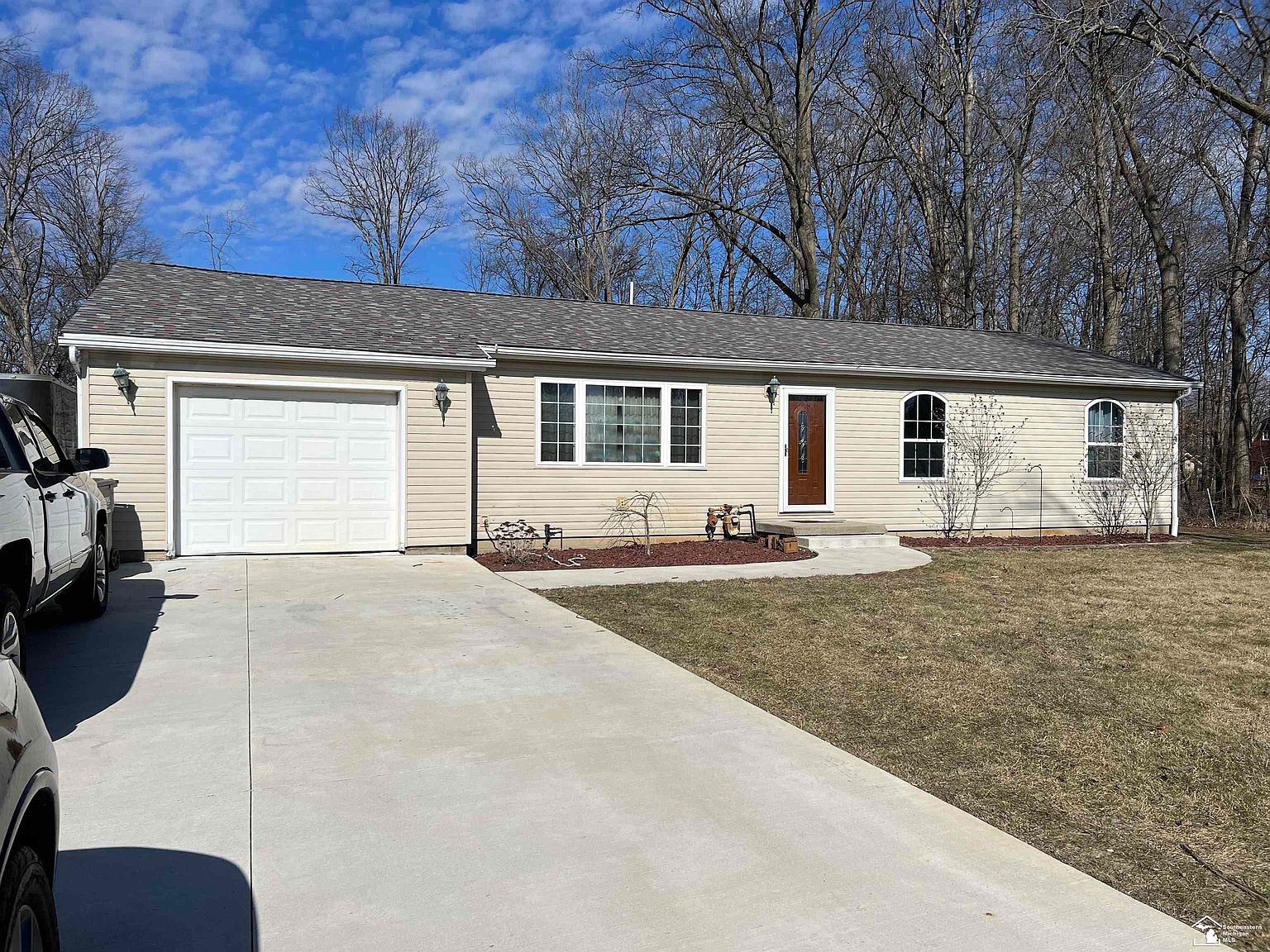 2486 W Rauch Rd, Temperance, MI 48182 Zillow