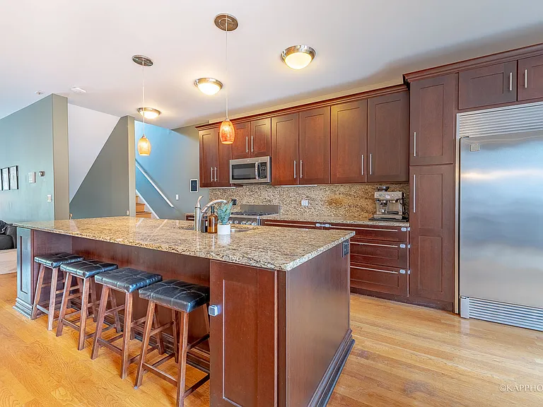 1016 W Monroe St — Photo 4