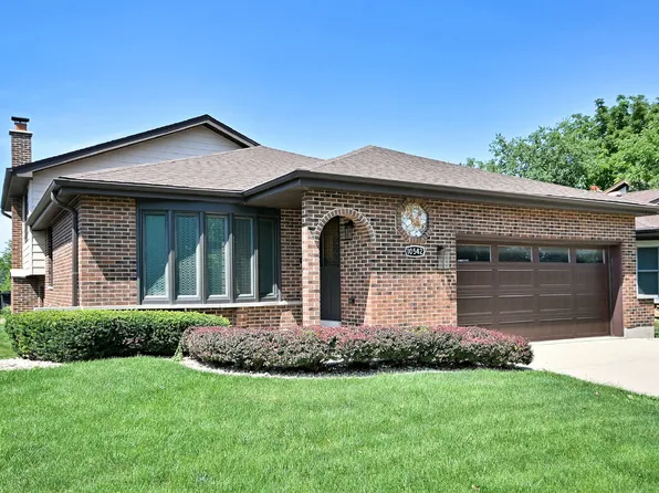 10542 Camelot St, Westchester, IL 60154