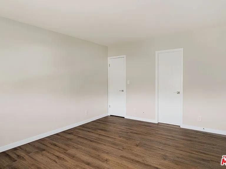 1342 Harvard St #201 — Photo 15