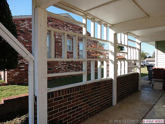 3rd image of 1815 E Woodrow Pl