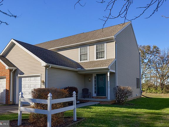 3rd image of 4003 Parkside Ct