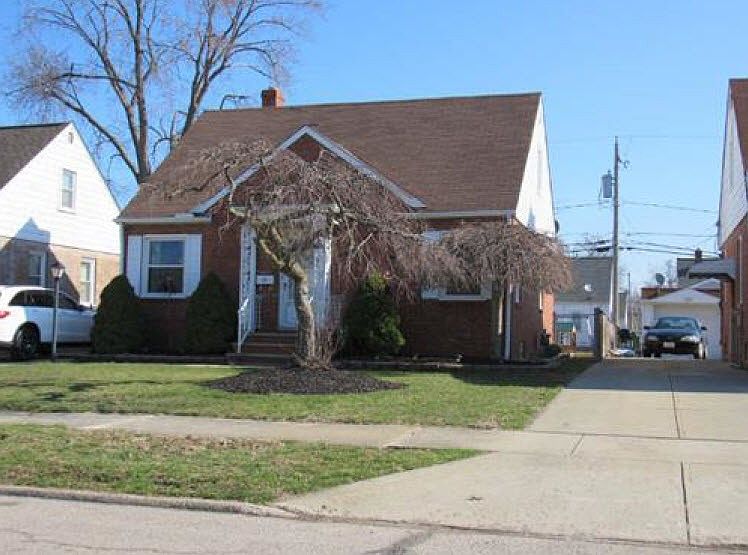 2nd image of 367 E 328th St