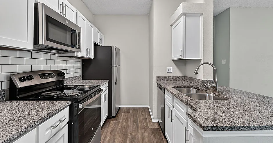 The Versailles Apartments — Photo 2