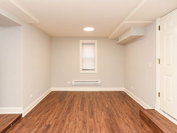 5th image of 5738 N Winthrop Ave #11