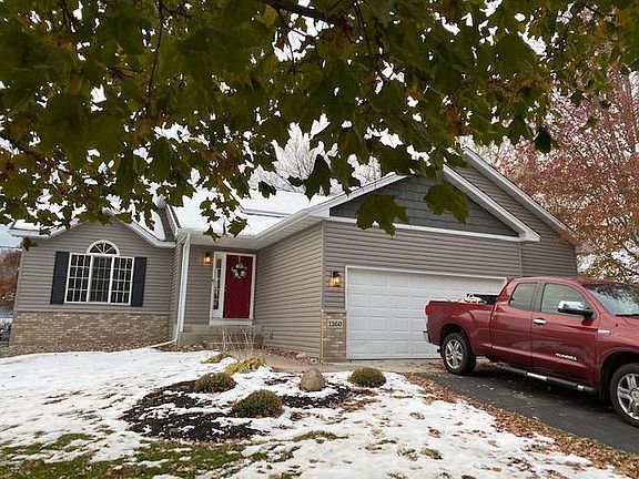 3rd image of 1160 109th Ln NE