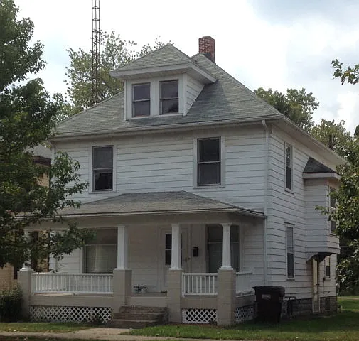 370 N Market St photo 1