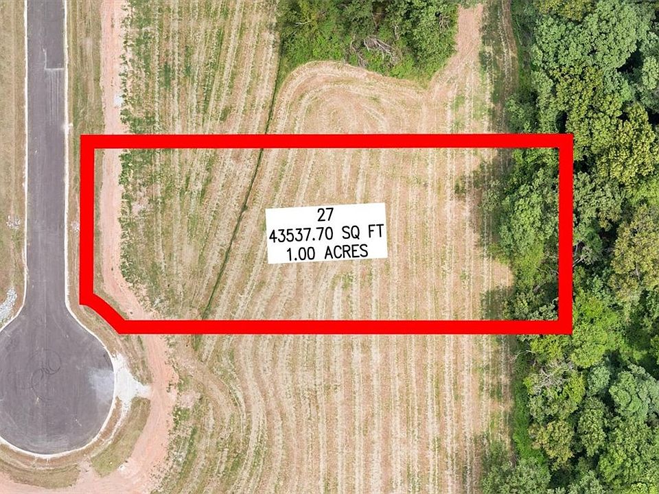 1st image of 27 Autumn Ave #27
