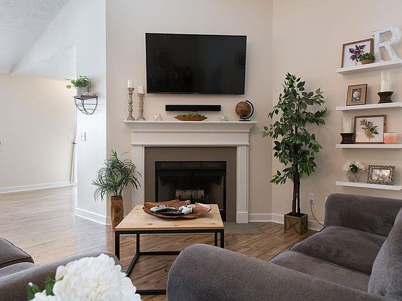 2nd image of 125 Sundance Way