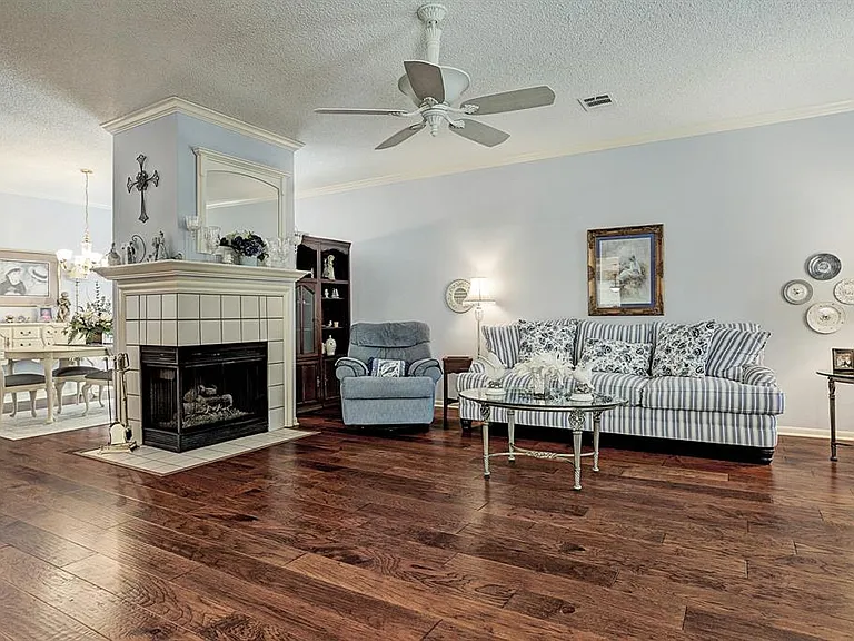 10022 Cabin Creek Dr — Photo 6