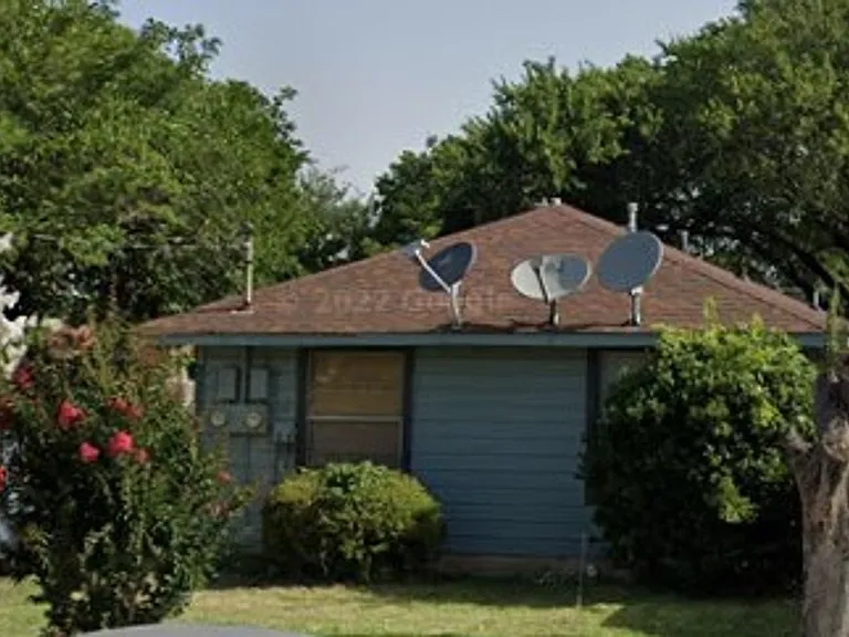 2526 Louise St #A — Photo 15