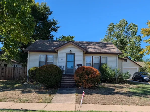304 SE C St, Bentonville, AR 72712
