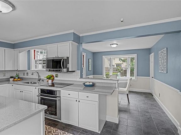2nd image of 80 Don Ave E