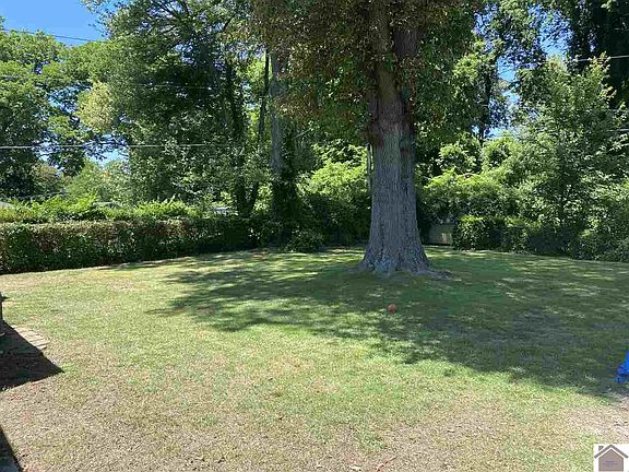 3rd image of 16 Margaret Ct
