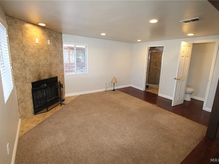 535 Badger Ln — Photo 2