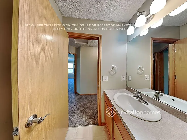 828 Bridle Creek Dr — Photo 17