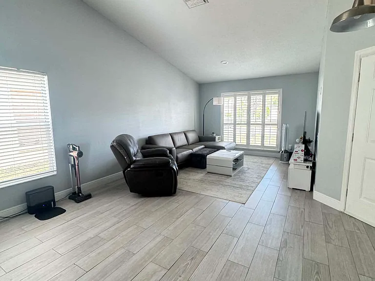 9405 Posen Pl — Photo 3