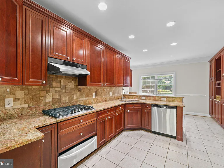 1310 Forestwood Dr — Photo 14
