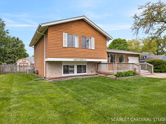 2nd image of 30W061 Arbury Ct