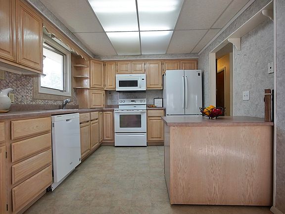 3rd image of 360 Indian Paintbrush St