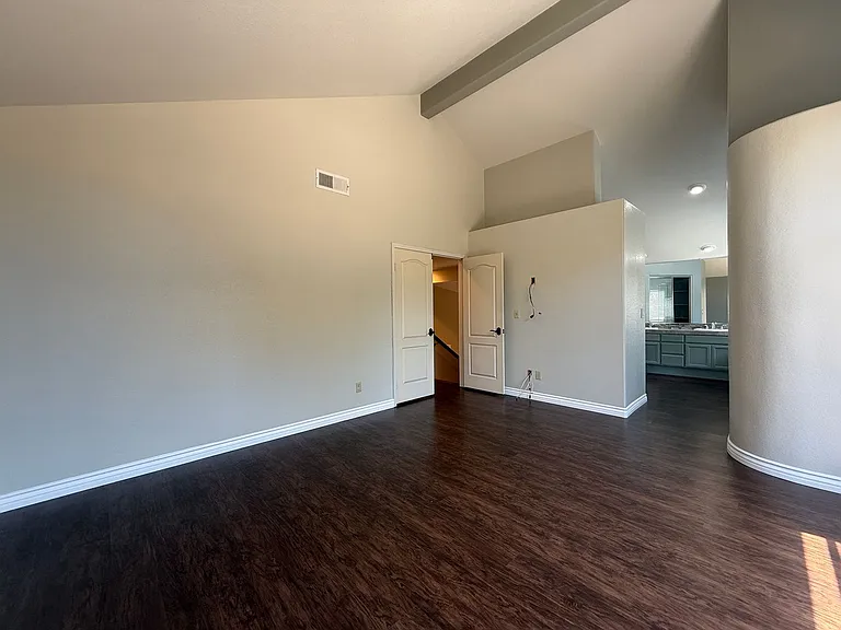 216 Richmond Park Pl — Photo 48