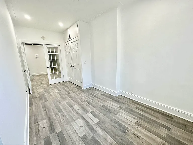 21-59 42nd St #1L — Photo 5