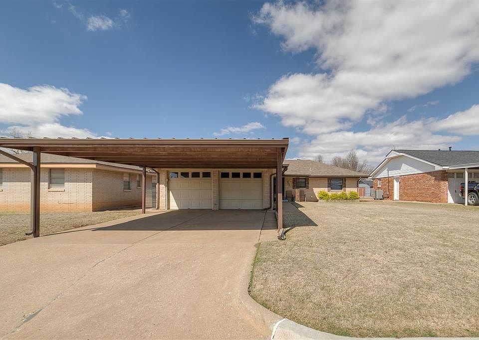 1st image of 605 SW 69th St