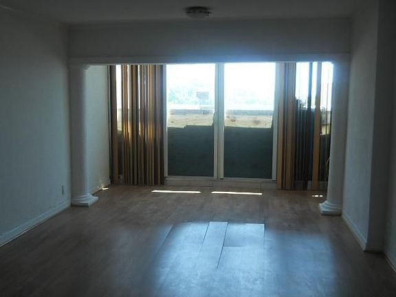 5th image of 5445 Collins Ave #Townhouse 8