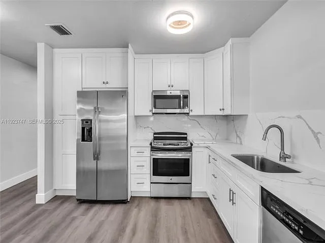 648 South Dr — Photo 7