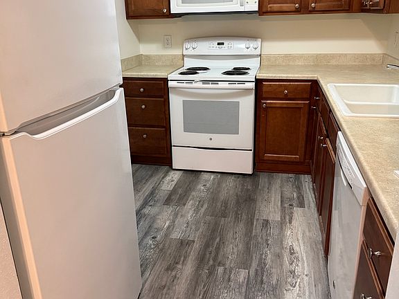 2nd image of 401 S Marietta St #2