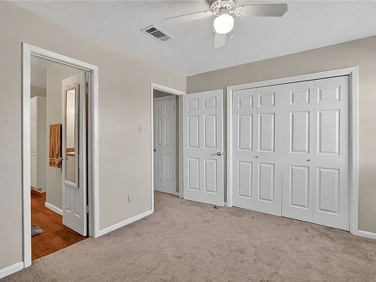 1400 Summit St #B — Photo 12