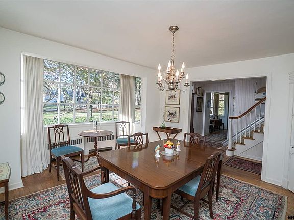 3rd image of 33 Colonial Grn