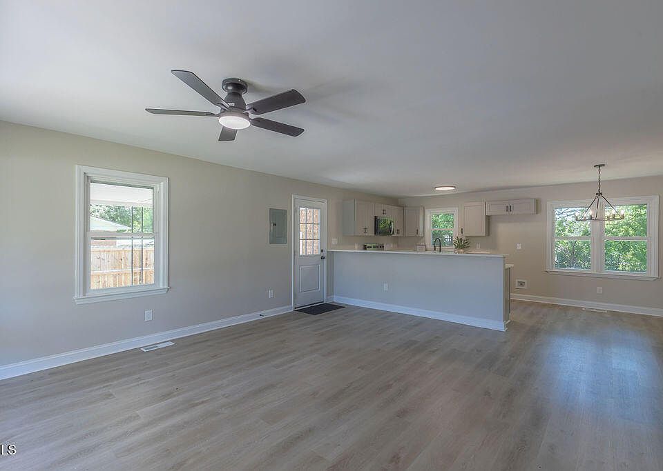 1st image of 2044 Buckhorn Rd