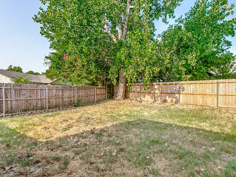 2306 Birchbrook Ct — Photo 22