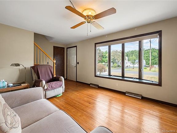 3rd image of 63 Orchard Dr