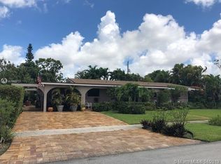 865 W 70th Pl, Hialeah, FL 33014